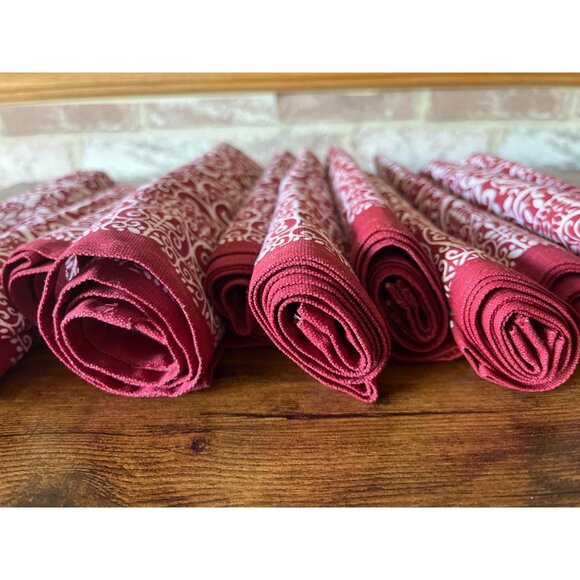 Set Of 12 Red & White Max Studio Home Cloth Napkins With Ornate Design - Picture 4 of 10